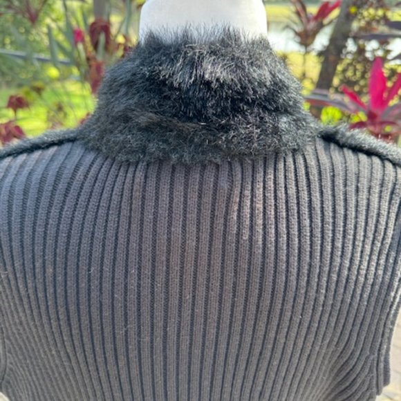 KIKIT Zippered Vest Black Faux Fur front/Sweater Back (reversible) Size 8 - Picture 8 of 14